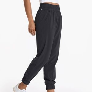 NWT Vuori Black Villa Joggers XS